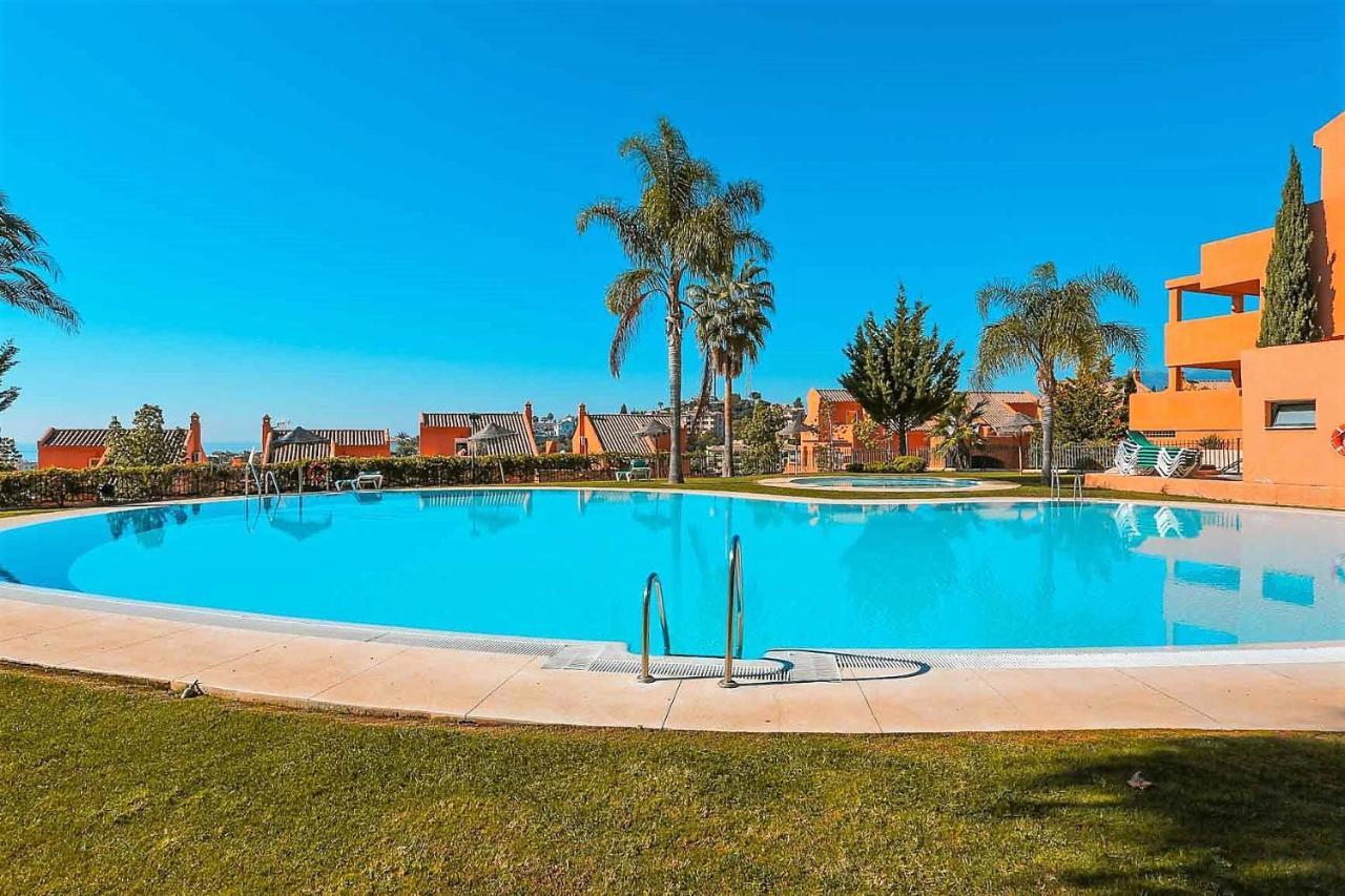 Leilighet R25 Modern Bright 2 Bedroom *