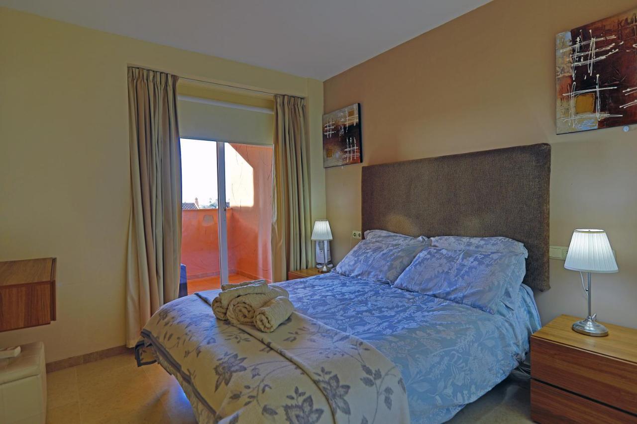 Leilighet R25 Modern Bright 2 Bedroom *